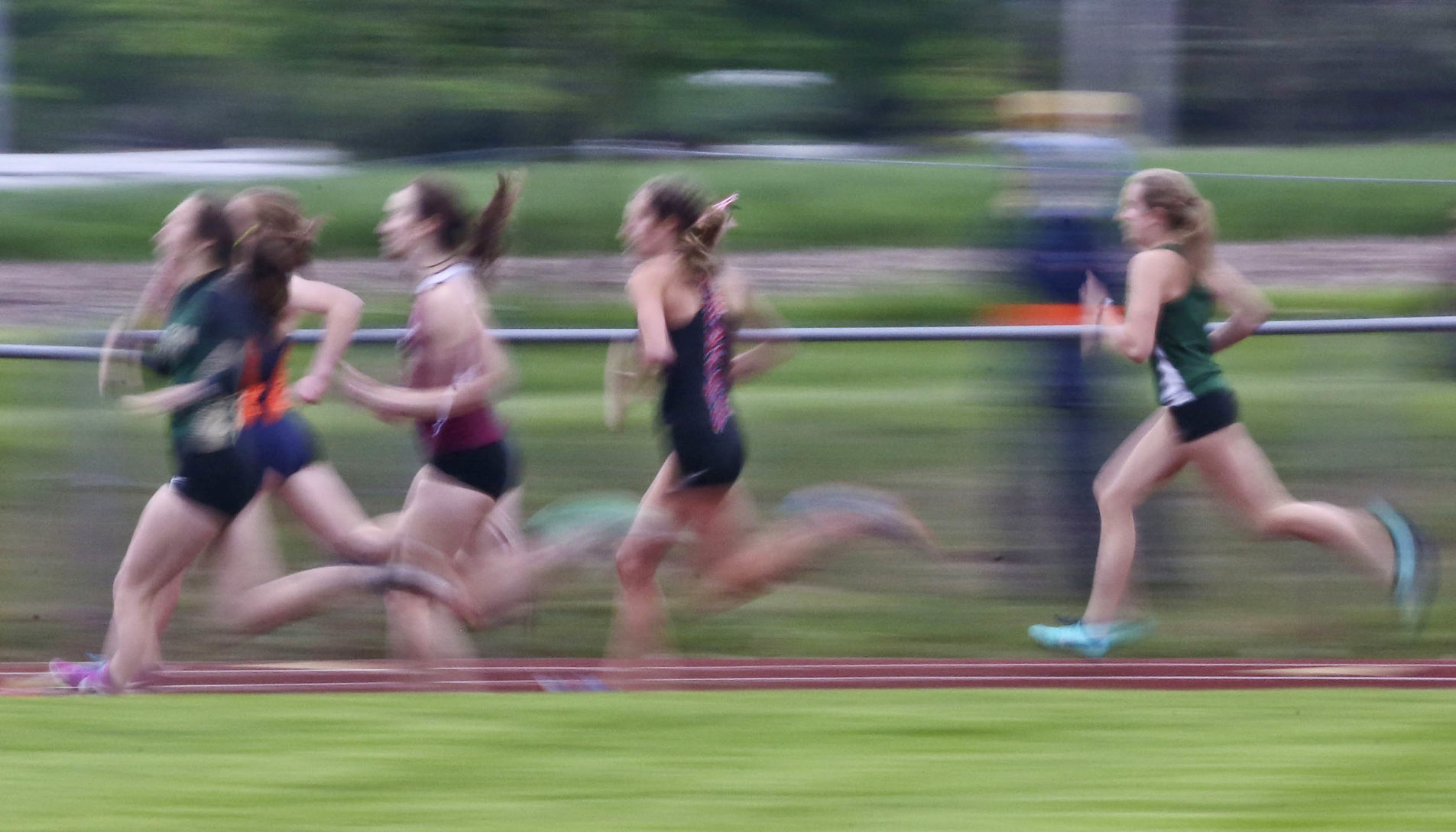 Class 2A Tolono Sectional 80 5.09.19.JPG